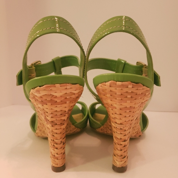 Franco Sarto designer wedge heels lime green with gold buckle Size 9.5 regular - Picture 5 of 12